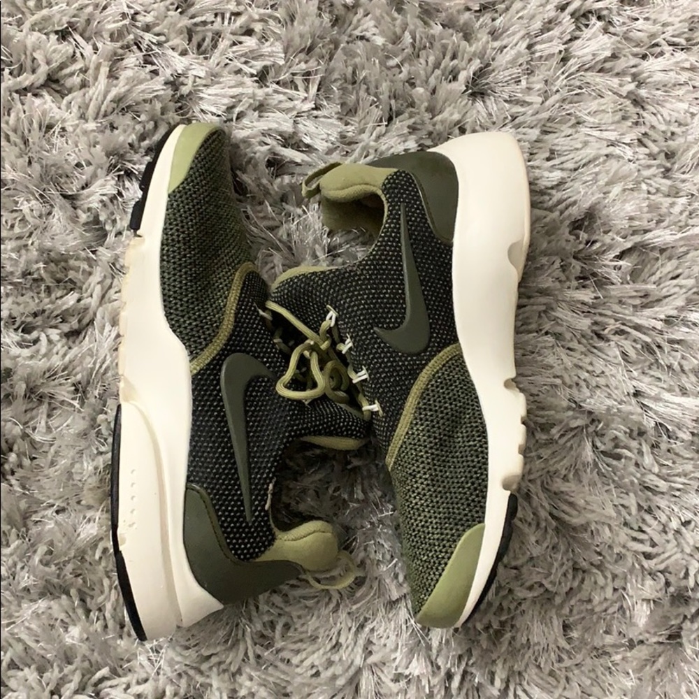 Women’s Olive Green Nike Presto size U.S. 6.5 - Picture 2 of 7